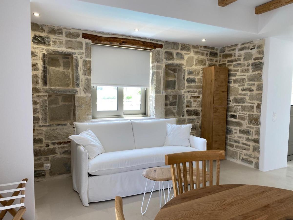 Laini Luxury Suites Pombia Kültér fotó