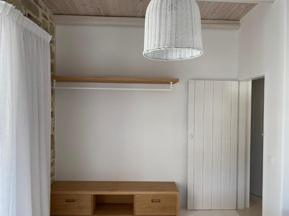 Laini Luxury Suites Pombia Kültér fotó