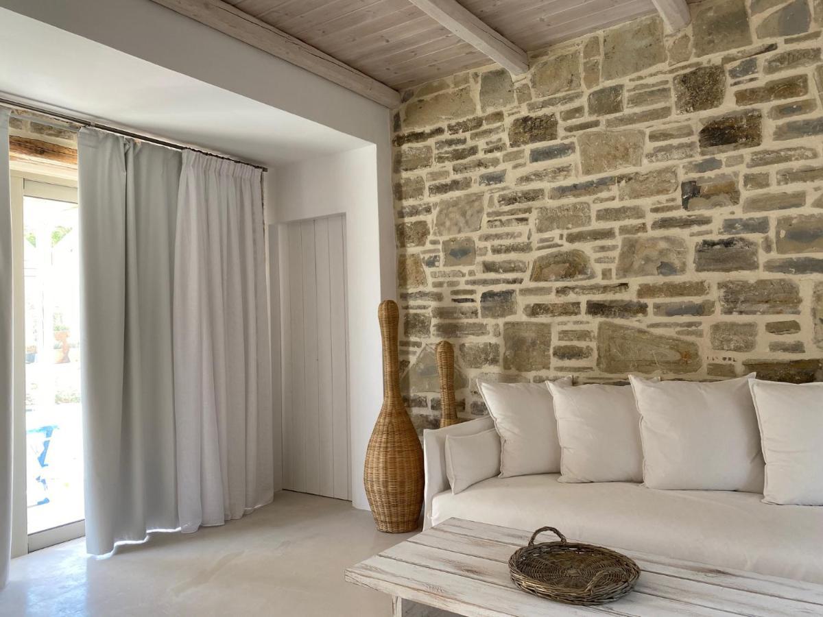 Laini Luxury Suites Pombia Kültér fotó