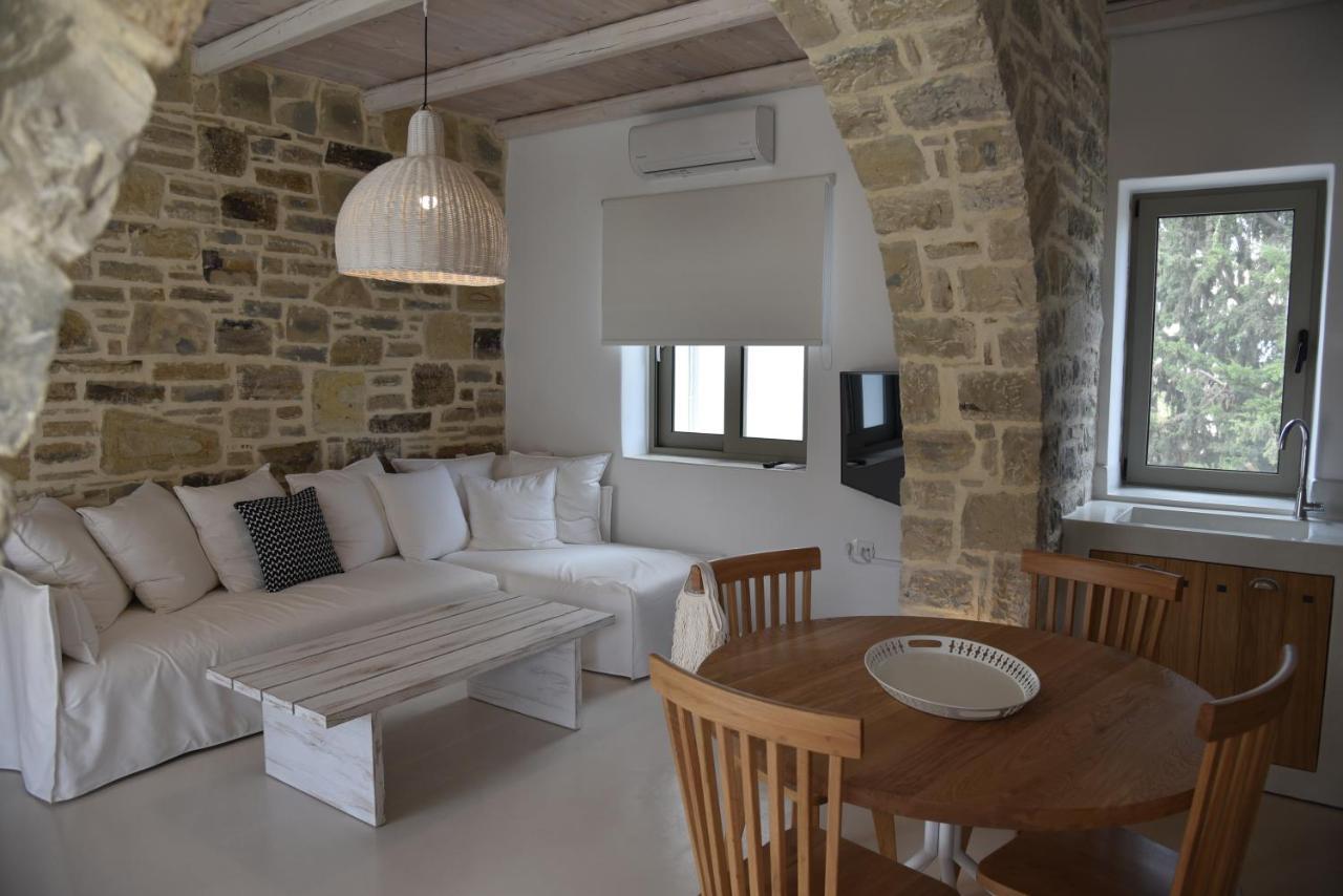 Laini Luxury Suites Pombia Kültér fotó