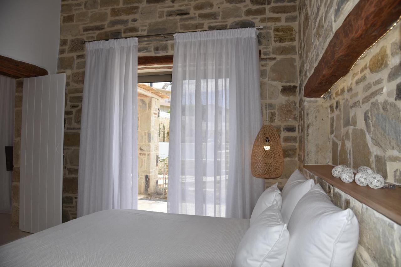 Laini Luxury Suites Pombia Kültér fotó