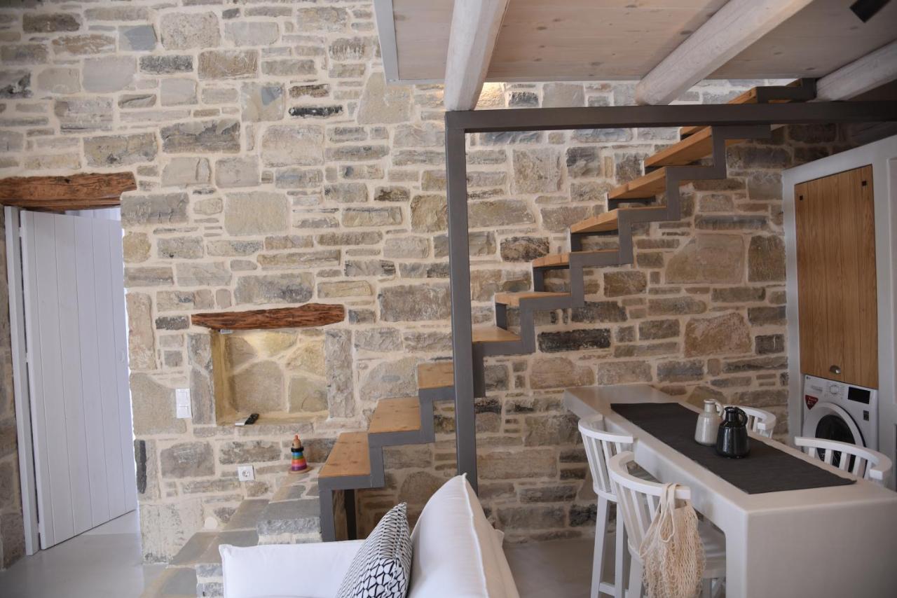 Laini Luxury Suites Pombia Kültér fotó